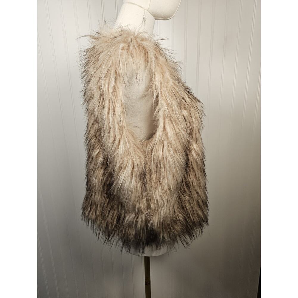 BB Dakota Bedrock City Faux Fur Vest Women's Size M - Picture 3 of 10